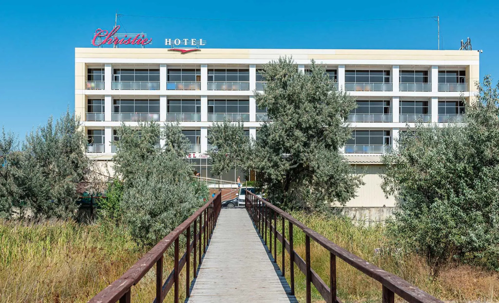 Christie Hotel
