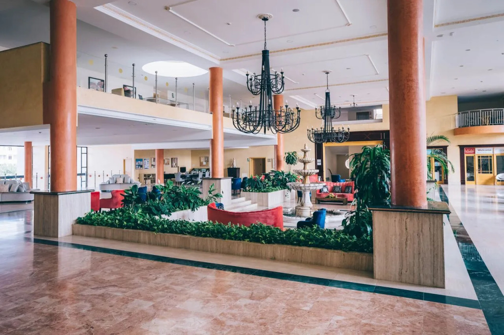 Отель Grand Muthu Golf Plaza Hotel & Spa
