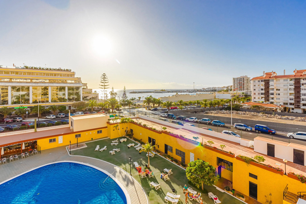 Avenida Juan Carlos Apartments