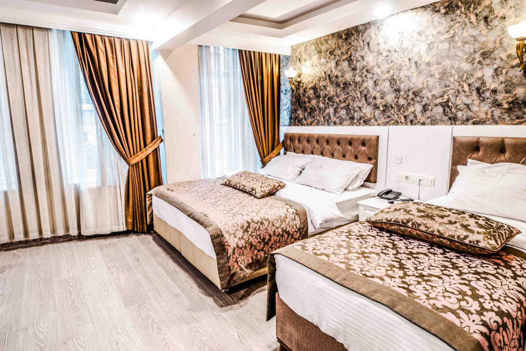 Lazz City Hotel