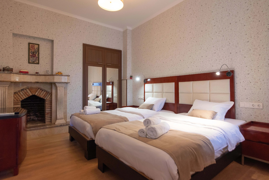 Kraveli Hotel