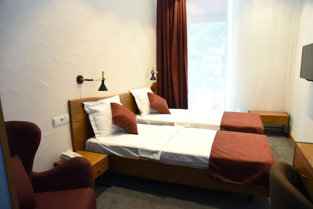 R&R Hotel