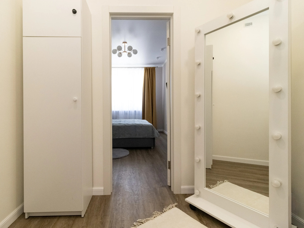 Квартира Республики 204 к 11-410