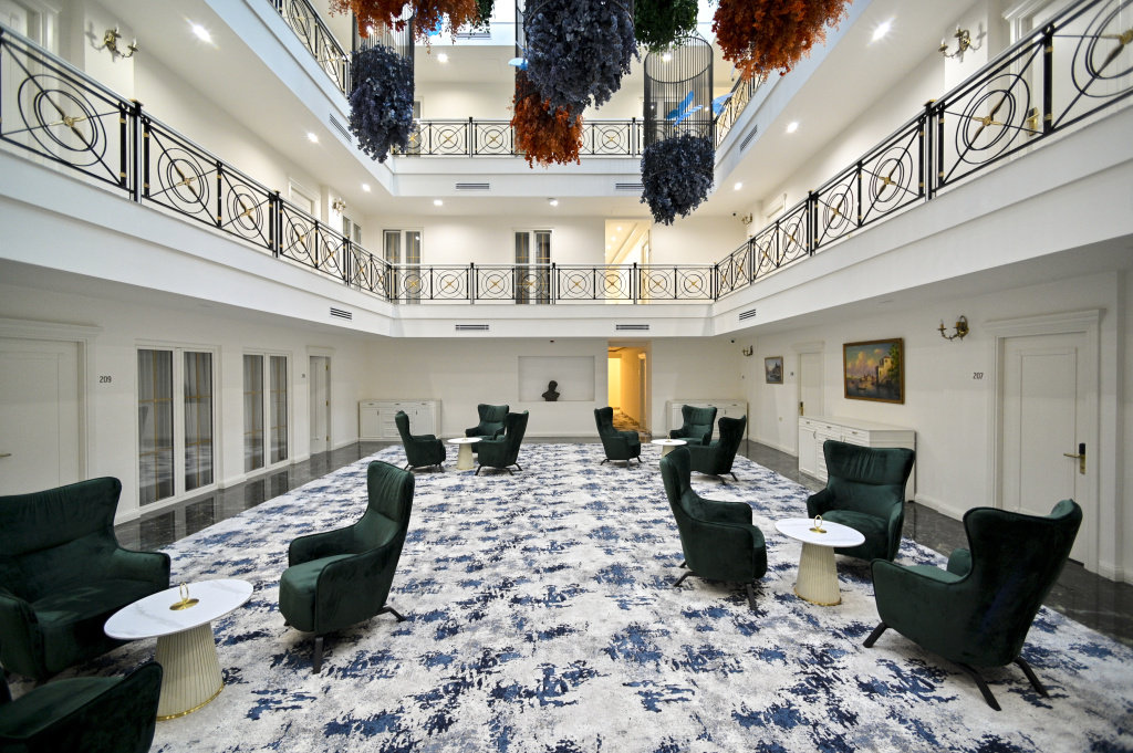 Venice Complex Hotel