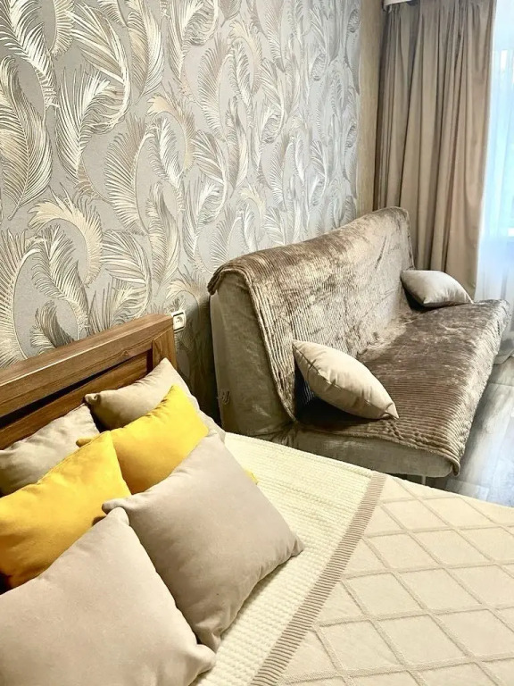 Квартира 2-комнатная с балконом в центре на Ленина