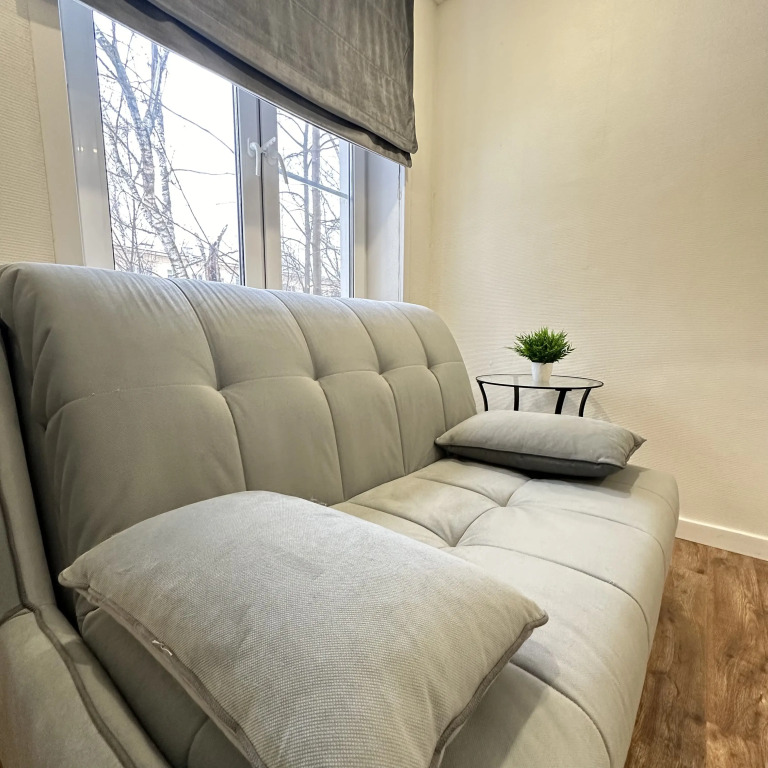U Metro Kantemirovskaya Flat