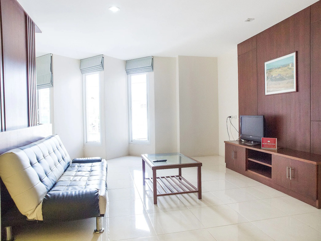 Отель ZEN Rooms Chaofa East Road