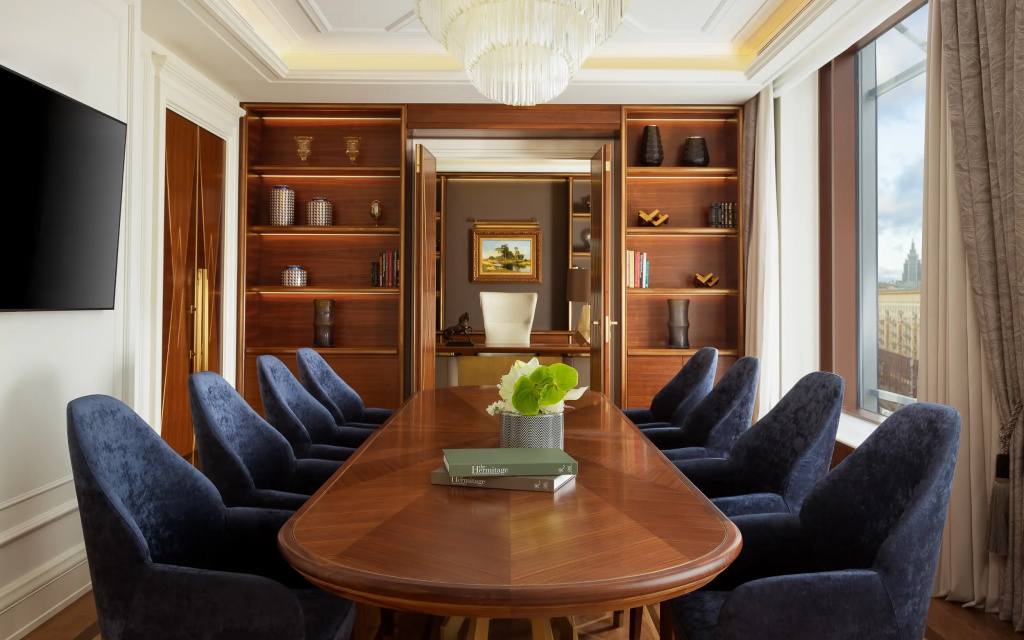 5 ★ The Carlton, Moscow