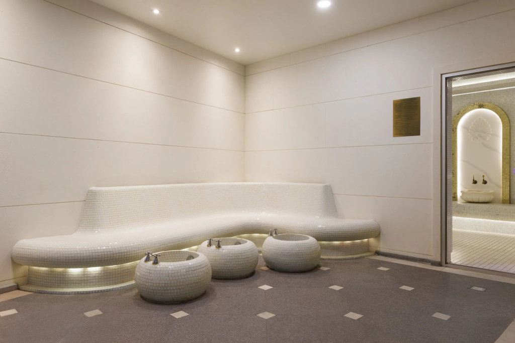 5 ★ Отель The St. Regis Moscow Nikolskaya