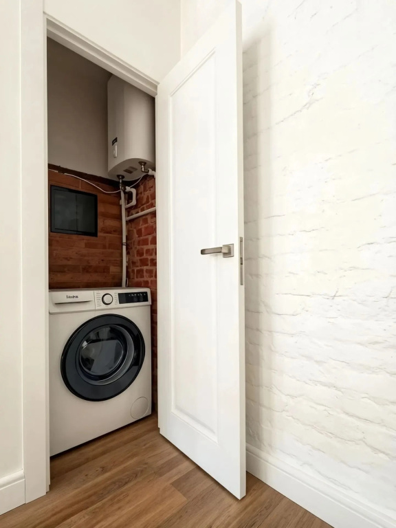 Bolshaya s Parkovkoj vo Dvore Flat
