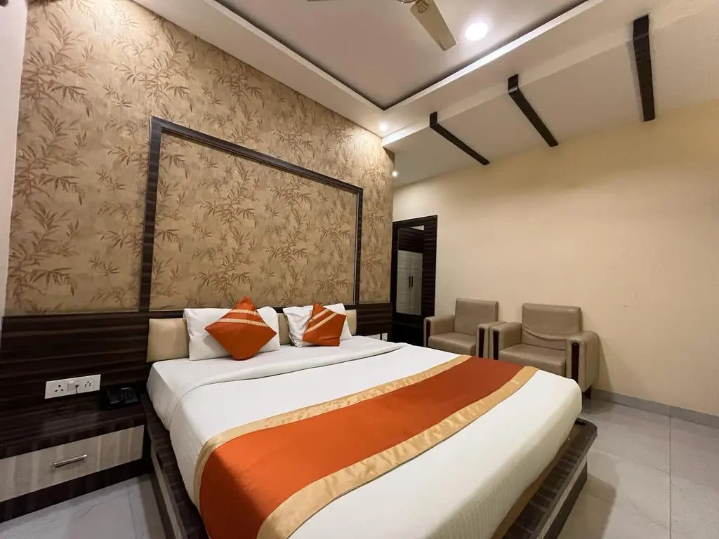 Отель Shri Sai Hotel