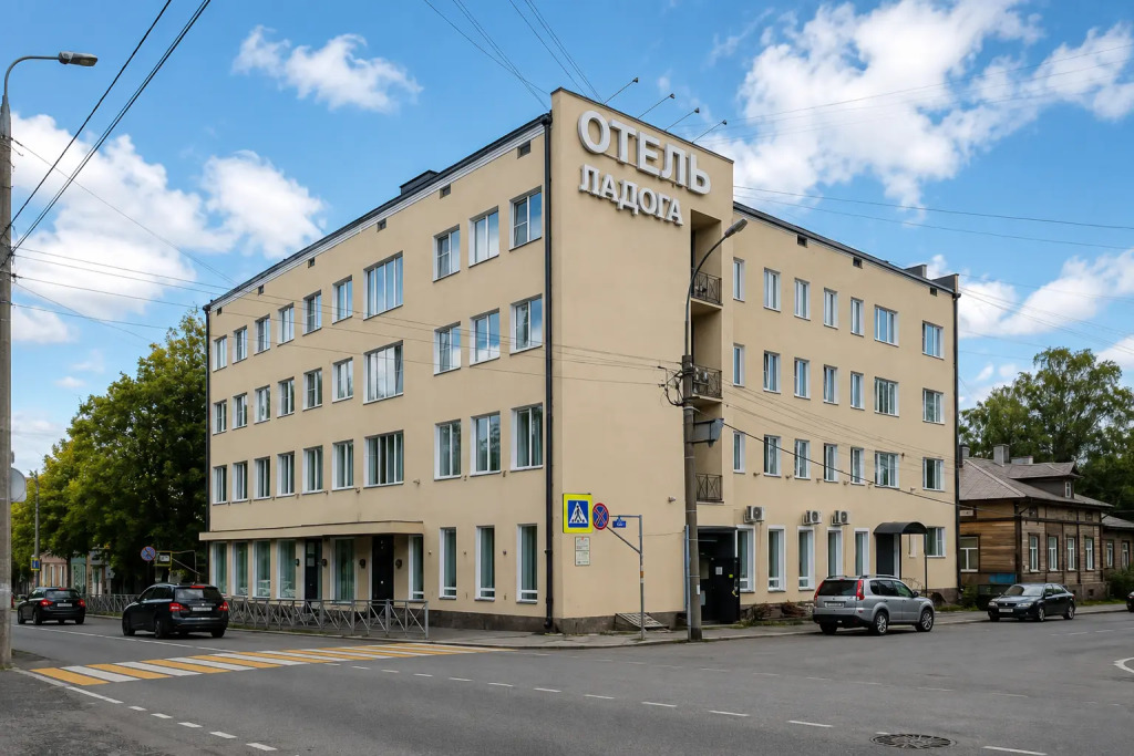 2 ★ Отель Ладога