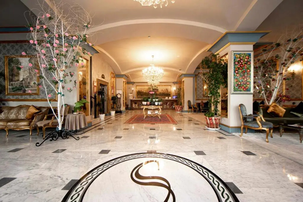Sapphire City Hotel