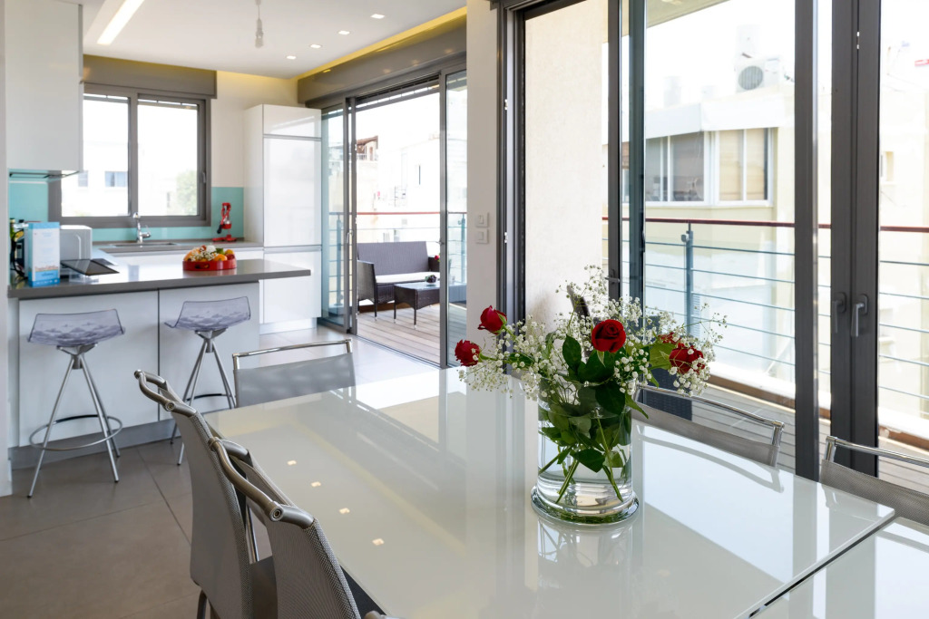 Mamad Comfort & Balcony In City Center By Feelhome