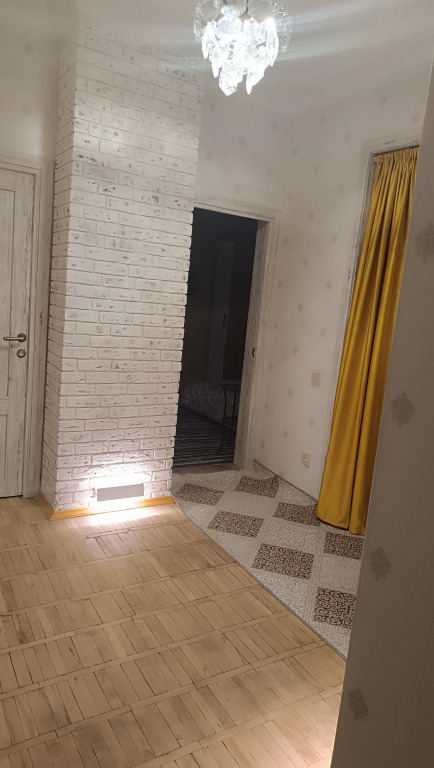 Квартира 3-ех комнатная в 5-тм минутах пешком от метро: фото объекта