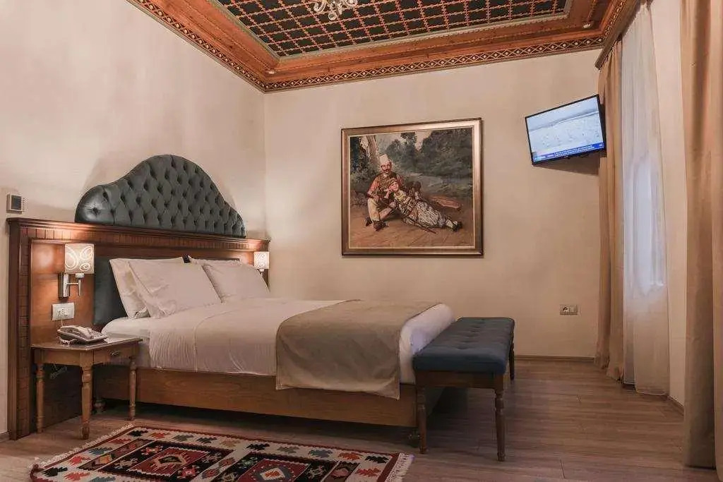 Hotel Argjiro