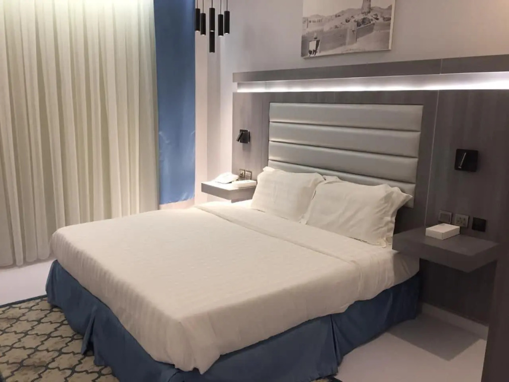 Manazeli Al Corniche Hotel