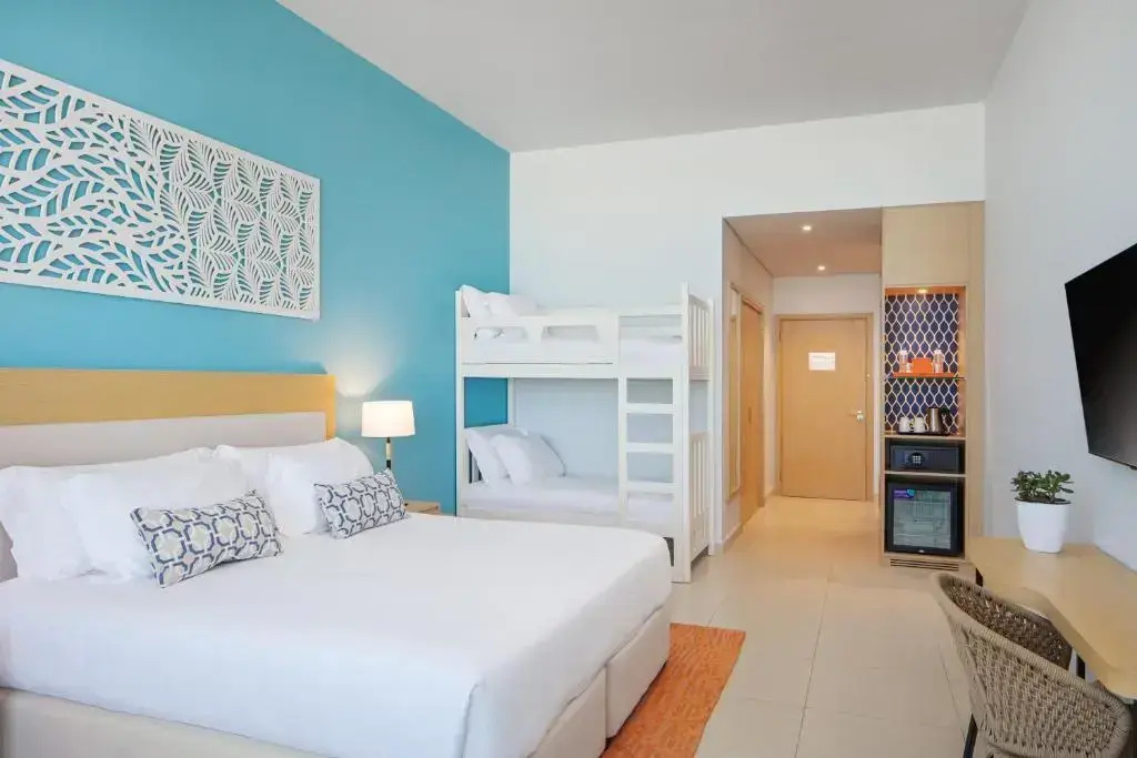 Курортный отель Centara Mirage Beach Resort Dubai