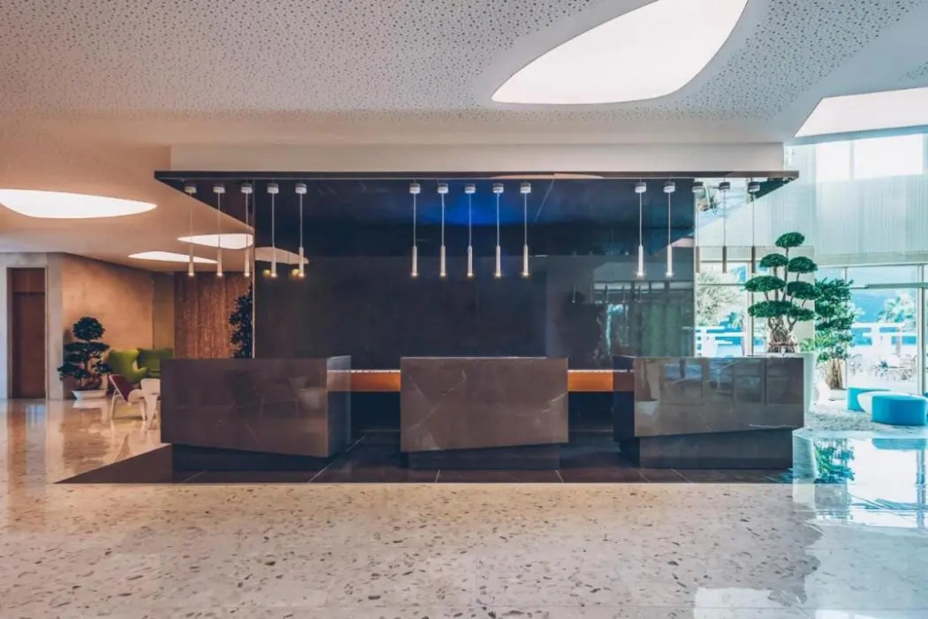 Carine Hotel Kumbor Superior