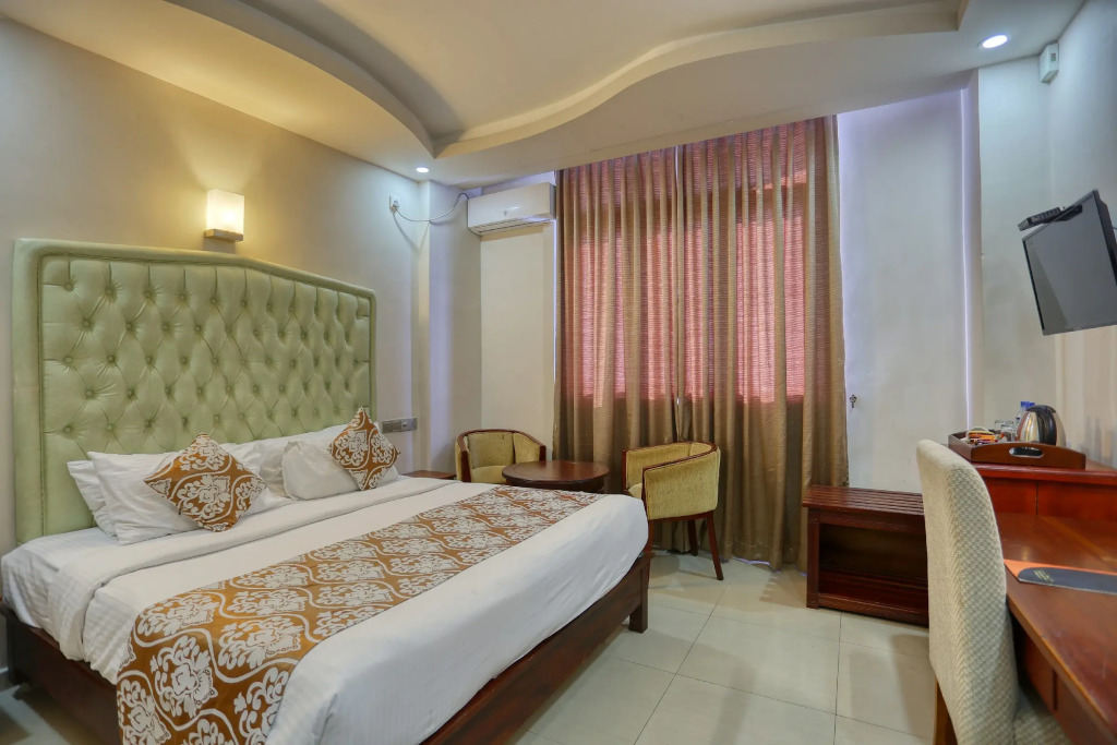 Отель Lazaani Colombo