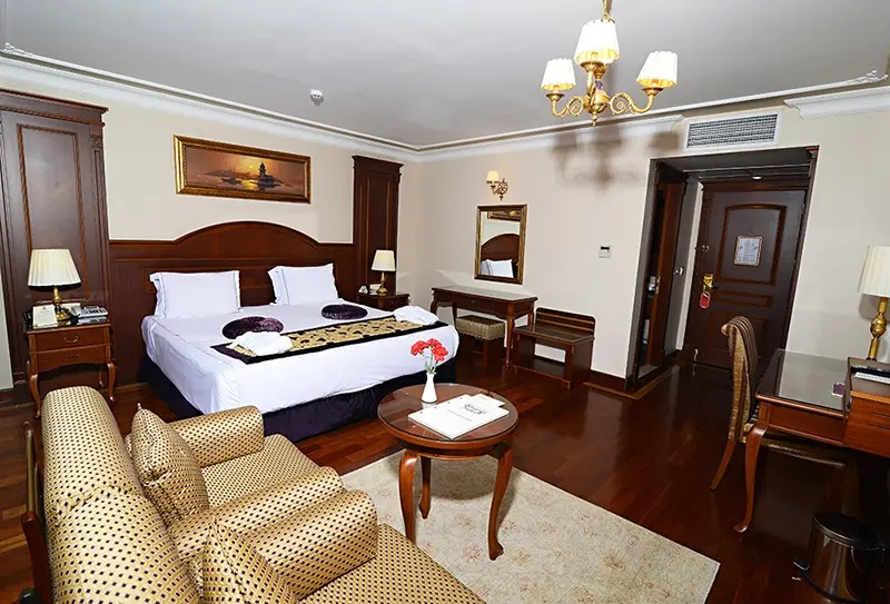 GLK PREMIER Regency Suites & Spa