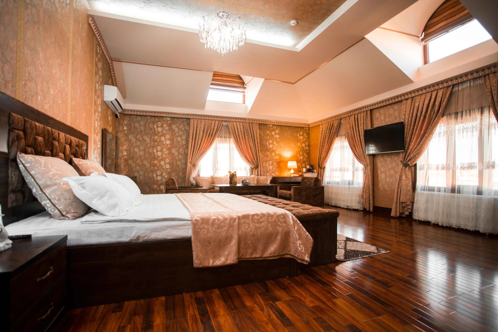 Отель Caravan Castle Boutique  Hotel