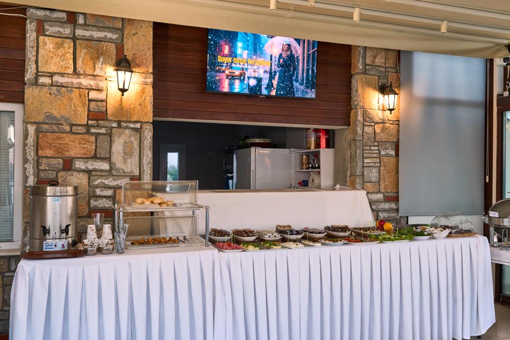 Отель Mia Hill Suites