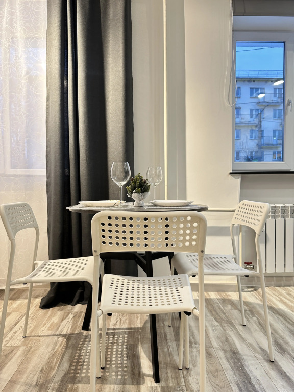 Ryadom S Zhd Vokzalom Flat
