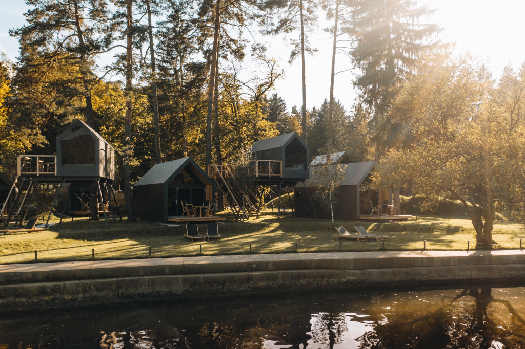 Глемпинг Chocolate Village by the river