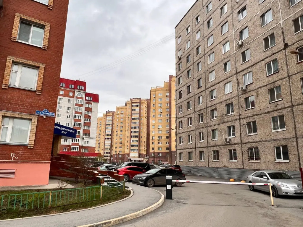 Na Ulitse Valerii Gnarovskoy 10k1 Apartments
