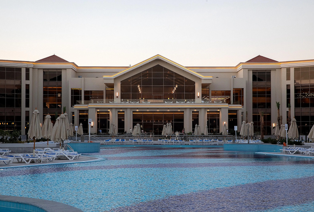 Курортный отель Serenity Sky Arc Resort - Sahl Hasheesh