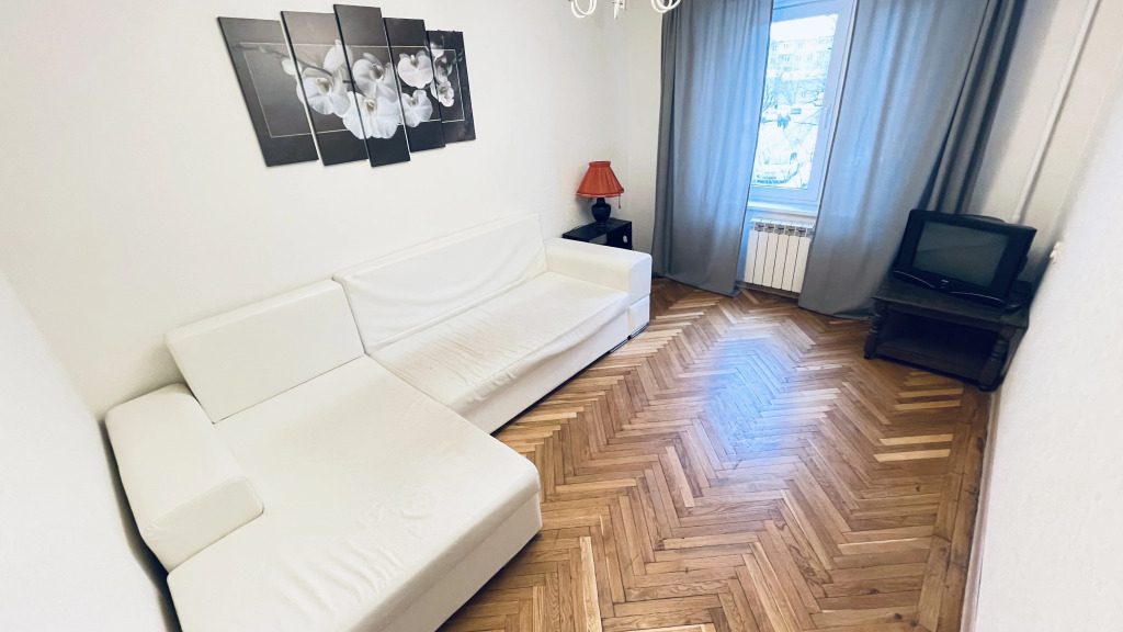 Tryohkomnatnye na Proletarskom Prospekte 17 Apartments