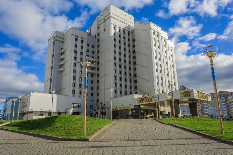 Отель Лучеса