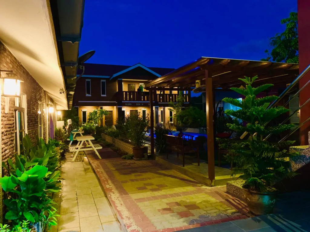 DLima Beach Inn