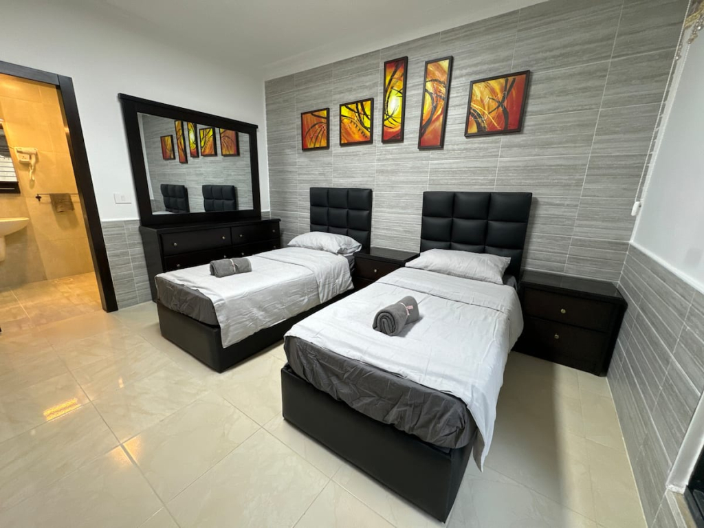 Апартаменты 2 En-suite Rooms Central & Garden Terrace