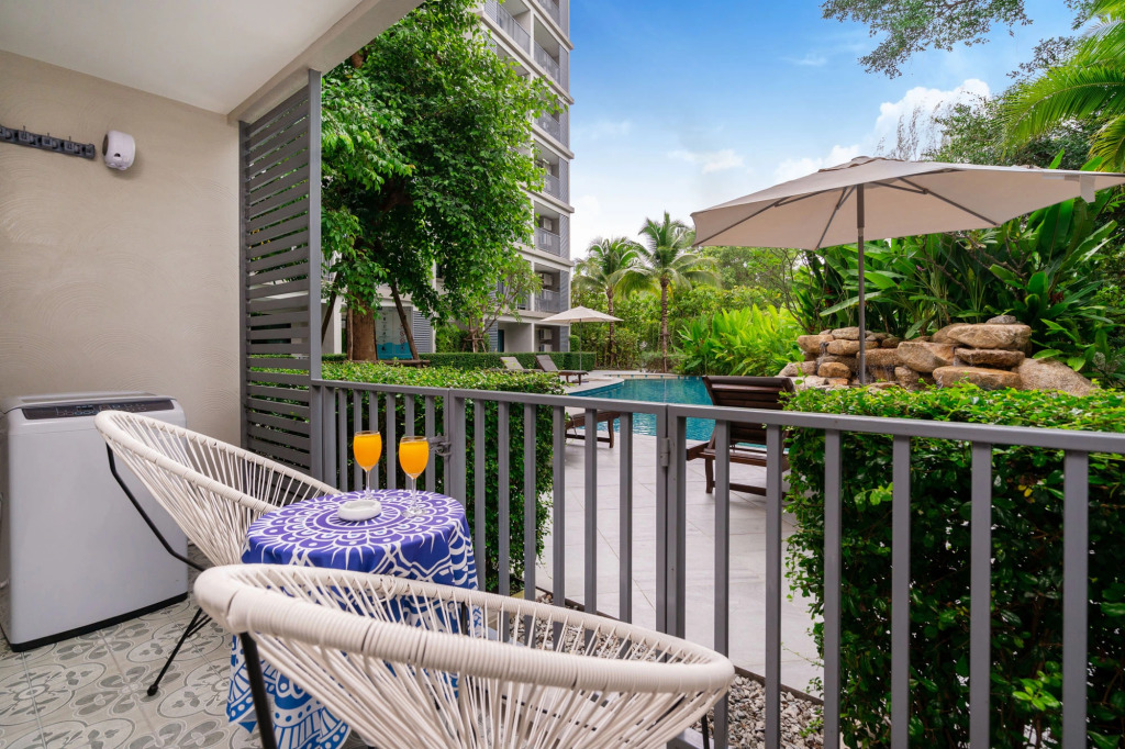 46m2 Luxury Poolside 1 Bedroom Free Netflix Apartments	