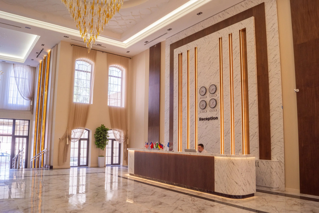 Отель Meridian Plaza by Reikartz