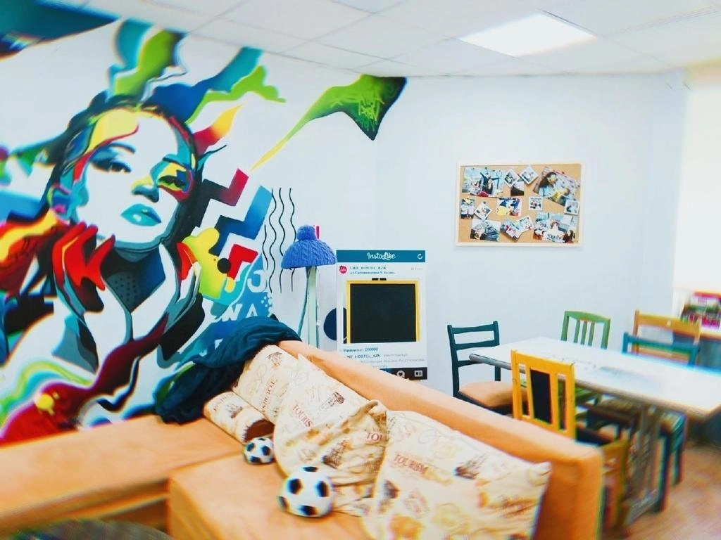 Like Hostel