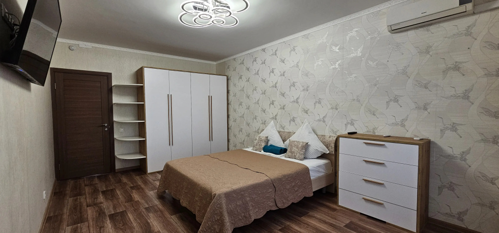 Квартира Трехкомнатные на Емлютина