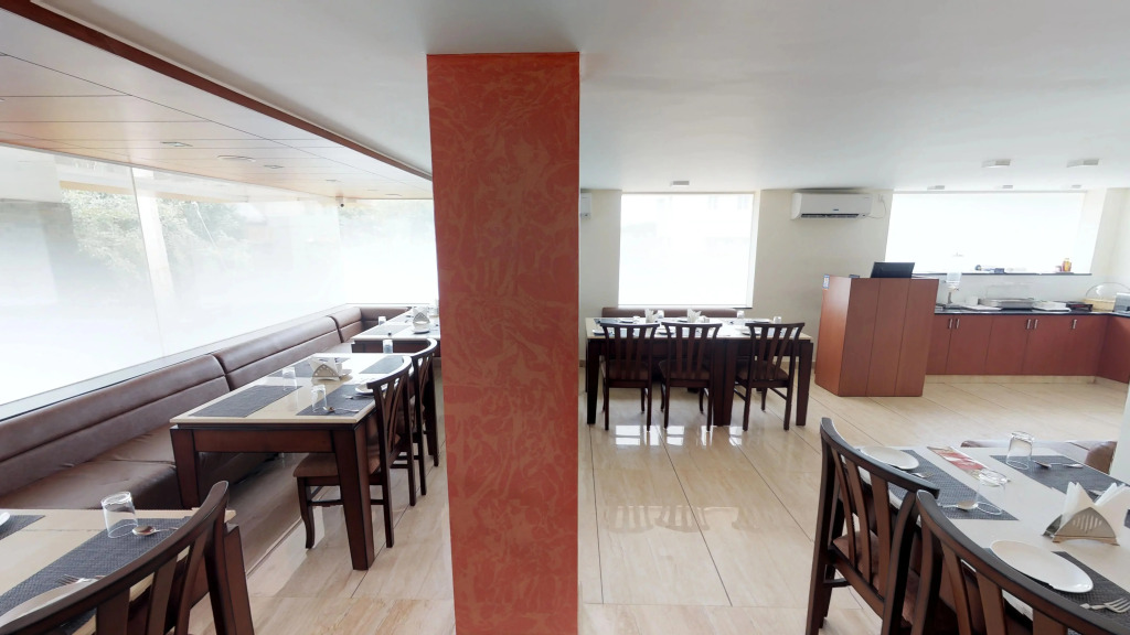 Breeze Suites Hotel