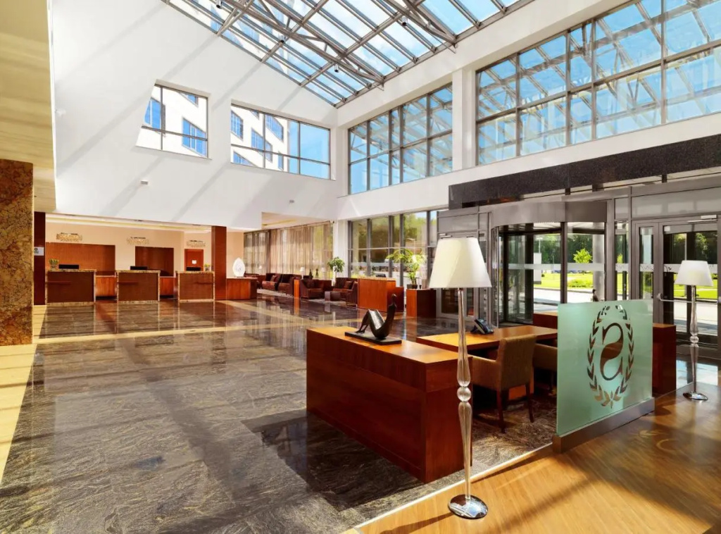 5 ★ Sheraton Skypoint Luxe