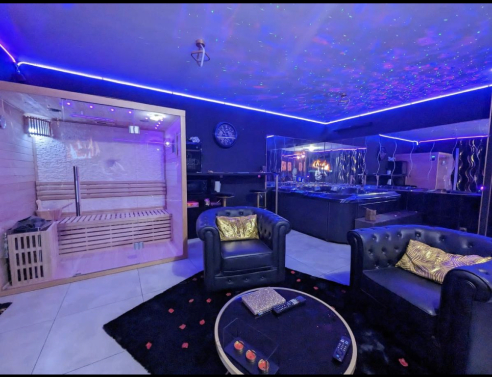 Апартаменты La Gold room