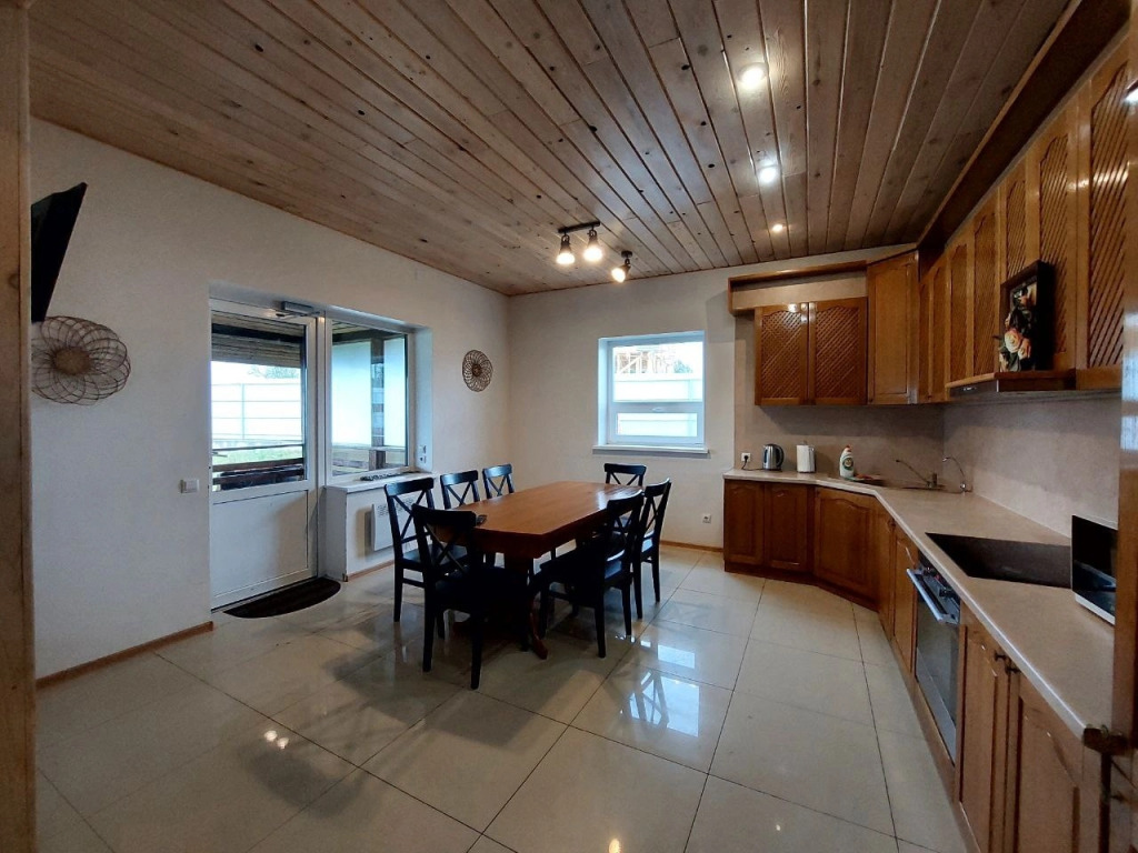 Titan 5 Hibinyi Cottage