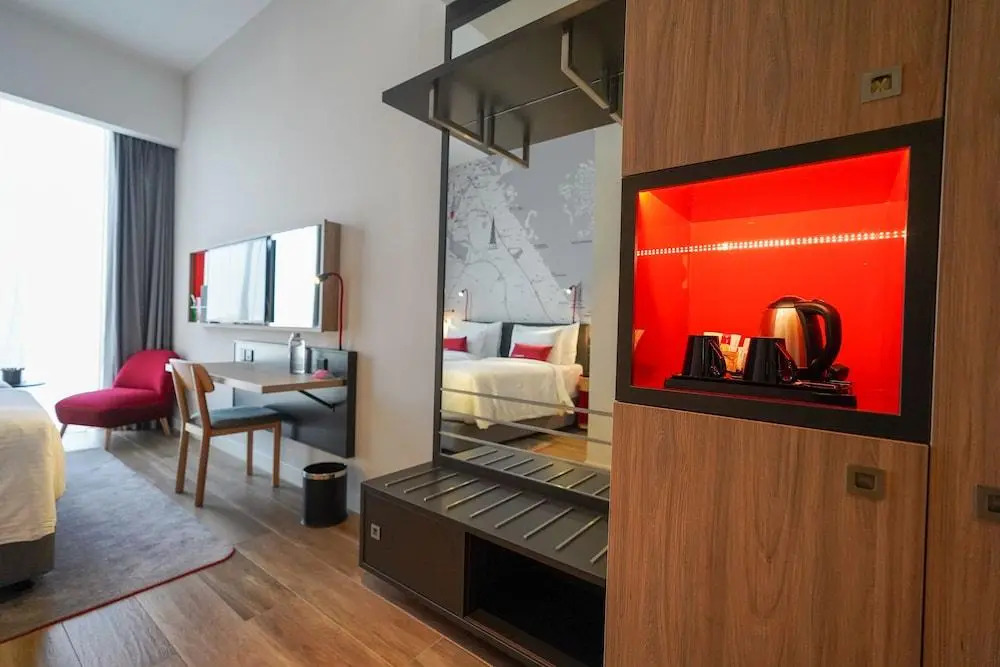 Отель IntercityHotel Dubai Jaddaf Waterfront
