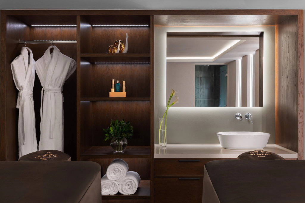 5 ★ The Carlton, Moscow