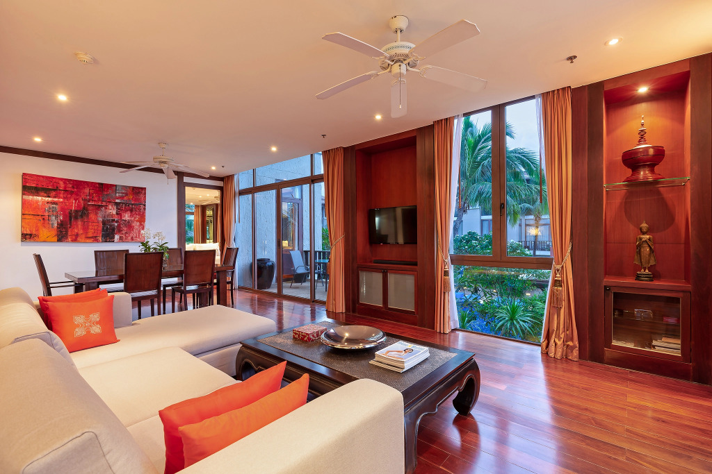 Waterfront in Royal Marina Apartments	