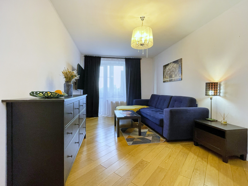 S Vidom Na Gostinitsu Kosmos Flat