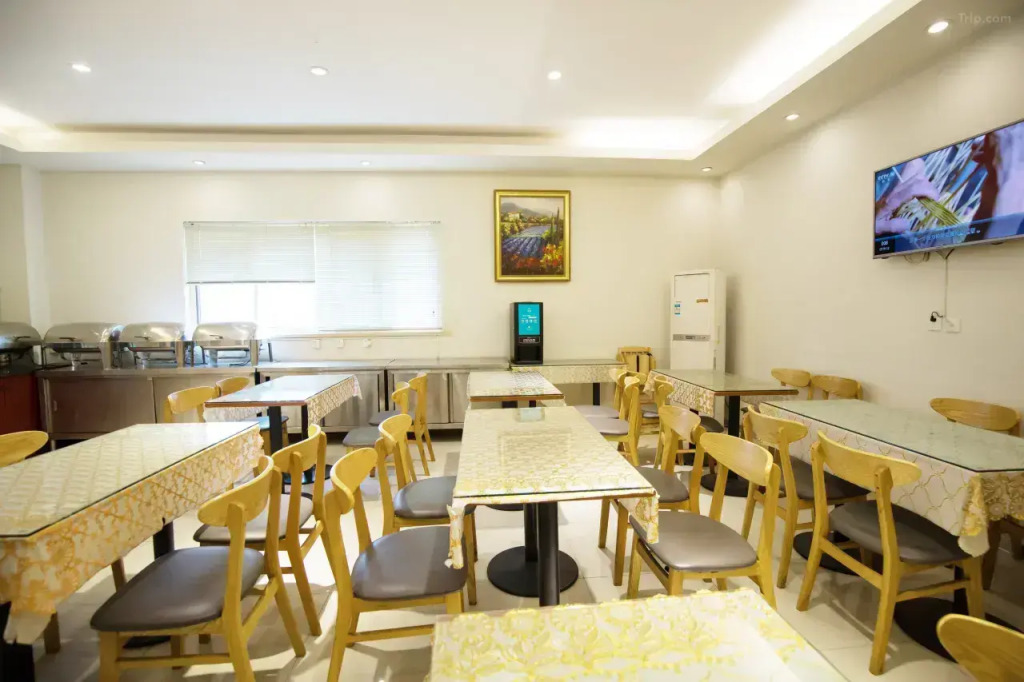 Отель Weiting Qingju Shanghai Hongqiao Airport Beihua Road Branch