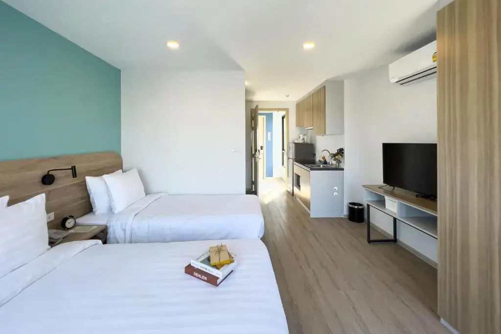 Отель Wellness Stay & Hotel Sukhumvit 107