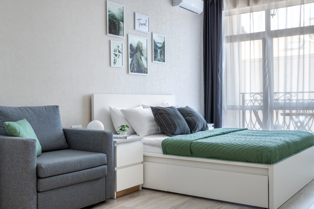 Апартаменты с Балконом  Первая Береговая Линия Летний Бассейн от Home Group